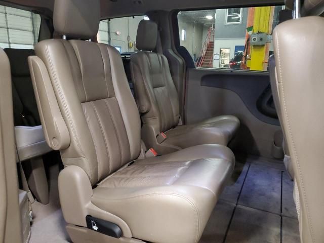 2011 Chrysler Town & Country Touring L