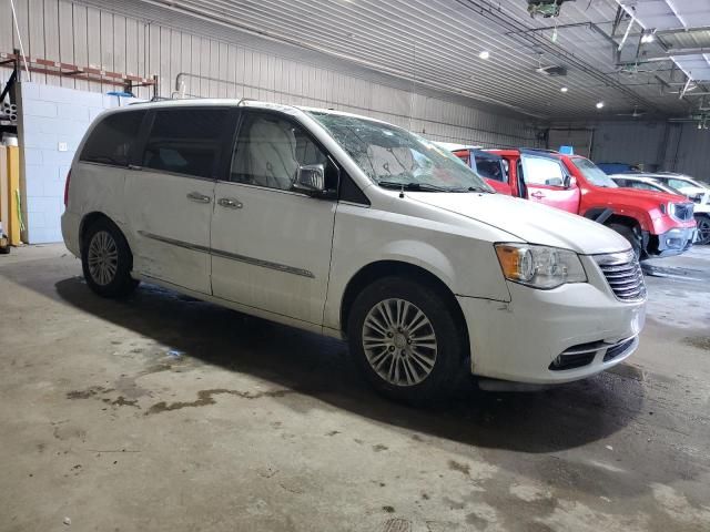 2014 Chrysler Town & Country Touring L