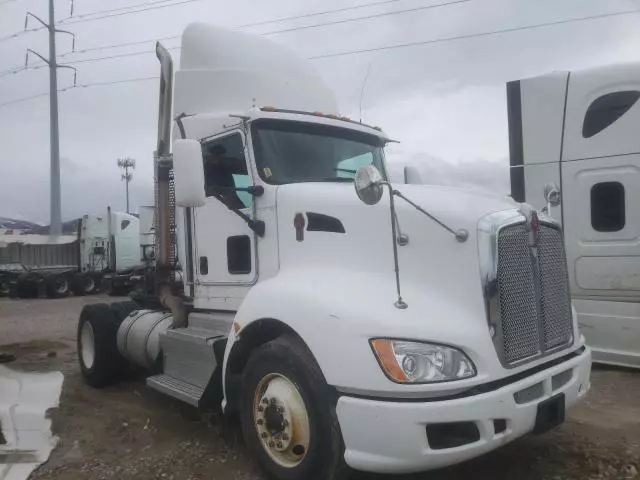 2012 Kenworth T660 Semi Truck