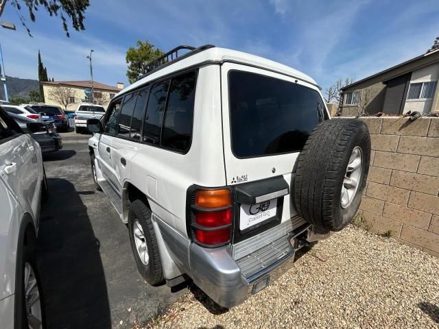 2000 Mitsubishi Montero