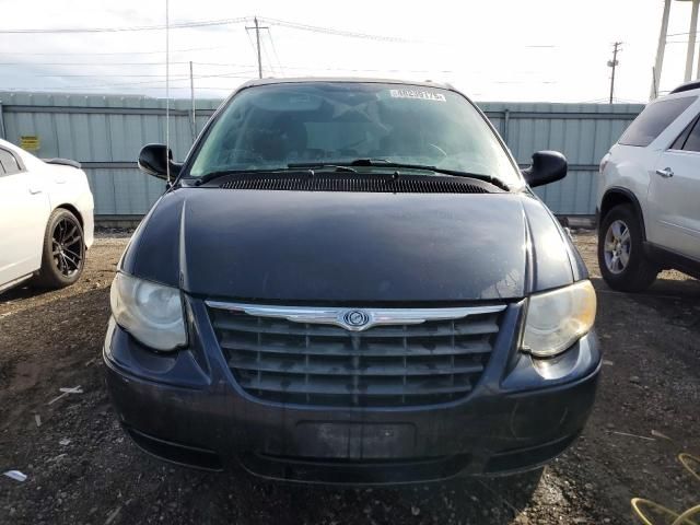 2007 Chrysler Town & Country LX