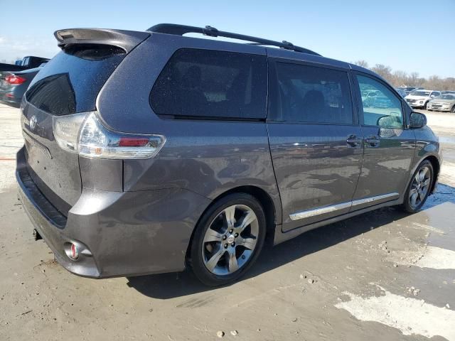 2011 Toyota Sienna Sport