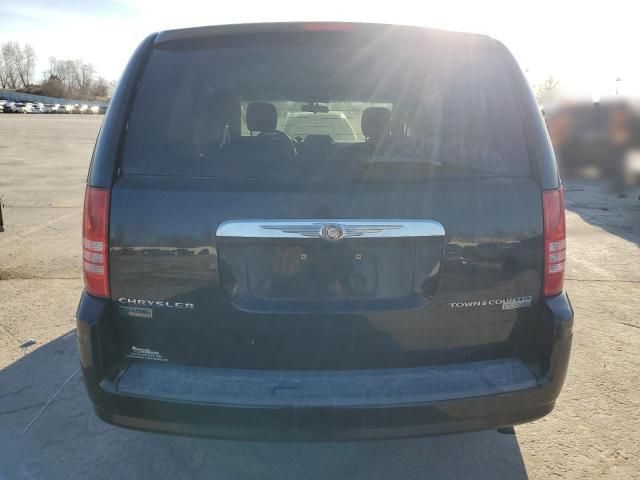 2009 Chrysler Town & Country LX