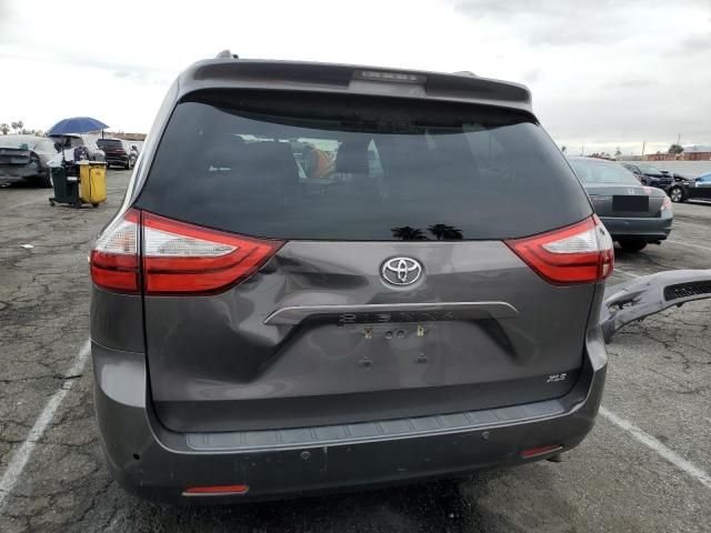 2015 Toyota Sienna XLE