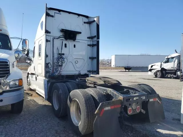 2018 Freightliner Cascadia 126