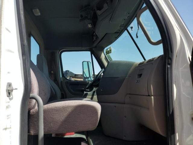 2015 Freightliner Cascadia 113