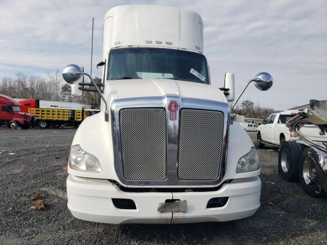 2013 Kenworth T680 Semi Truck