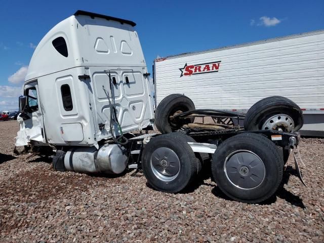 2023 Freightliner Cascadia 126