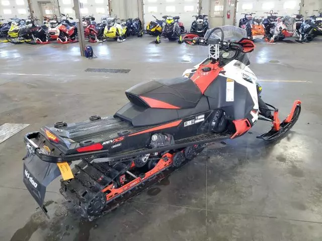 2014 Skidoo 2014 Skidoo Renegade