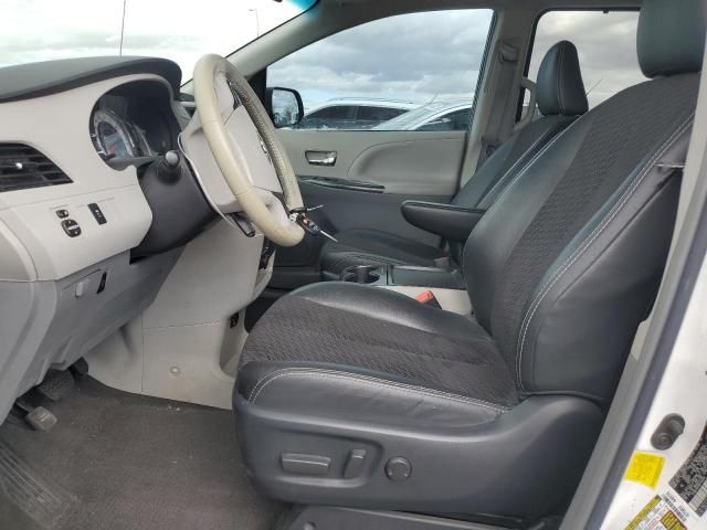 2011 Toyota Sienna Sport