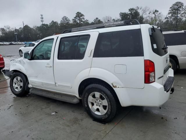 2005 Nissan Pathfinder LE