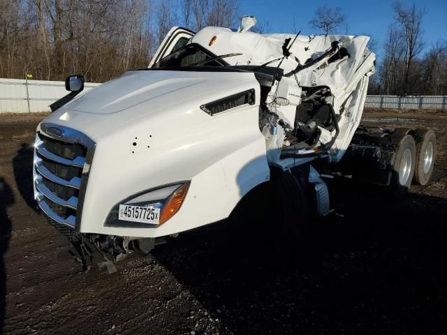 2023 Freightliner Cascadia Semi Truck