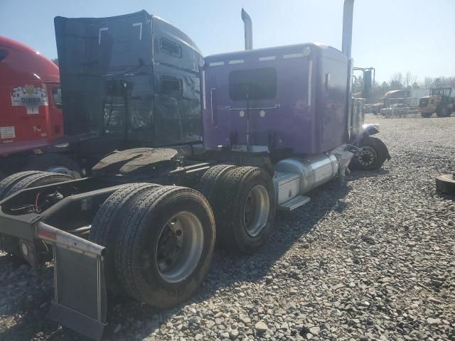 2013 Peterbilt 389 Semi Truck