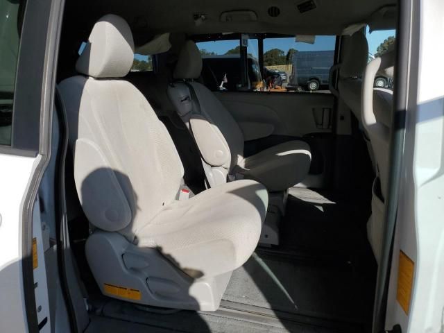 2013 Toyota Sienna LE