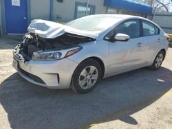 Carros salvage sin ofertas aún a la venta en subasta: 2018 KIA Forte LX