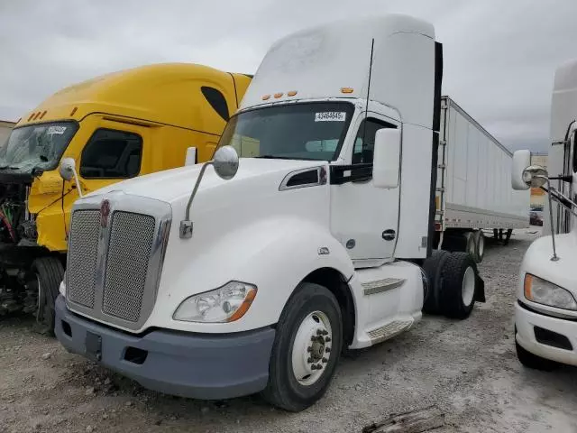 2014 Kenworth Construction T680