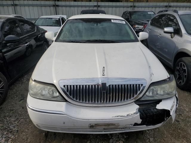 2005 Lincoln Town Car Signature