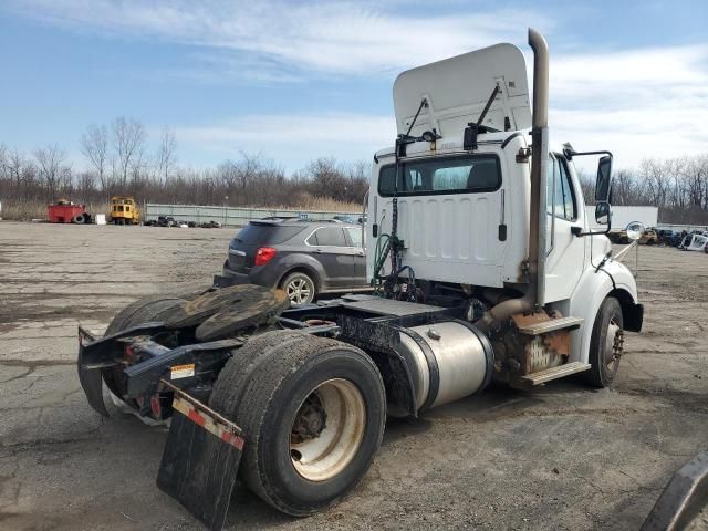 2015 Freightliner Business Class M2 112 Semi Truck