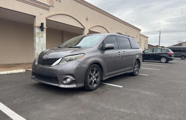 2015 Toyota Sienna Sport