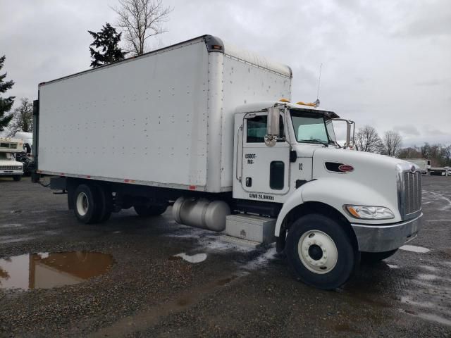 2005 Peterbilt 335 BOX Truck