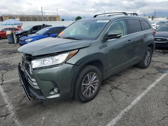 2017 Toyota Highlander SE