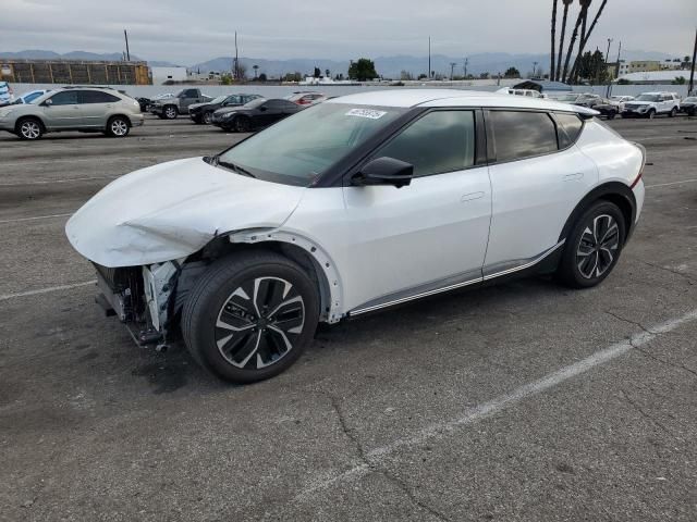 2022 KIA EV6 Light