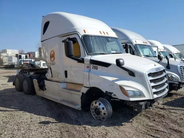 2020 Freightliner Cascadia Semi Truck