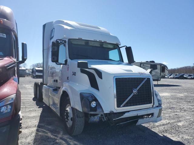 2012 Volvo VN Semi Truck