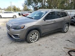 Carros salvage sin ofertas aún a la venta en subasta: 2019 Jeep Cherokee Latitude