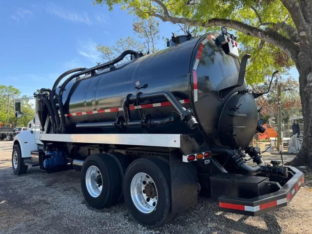 2007 Peterbilt 335