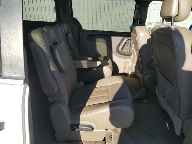 2012 Chrysler Town & Country Touring L