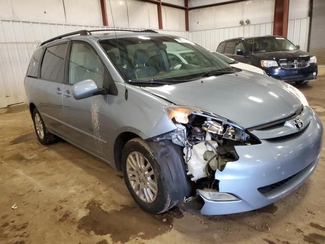 2010 Toyota Sienna XLE