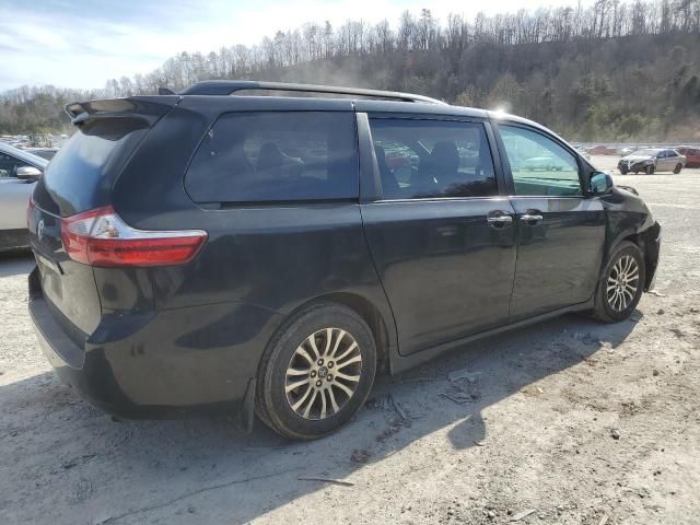 2018 Toyota Sienna XLE