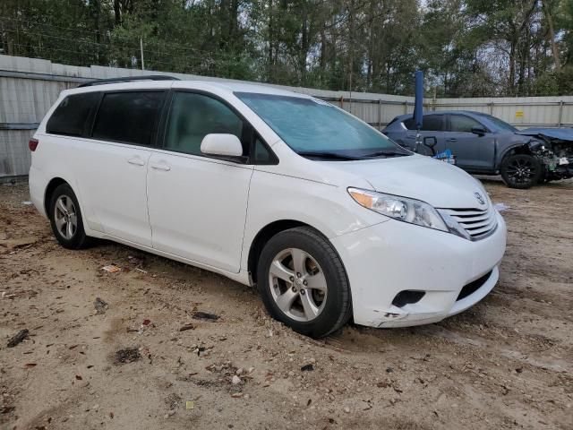 2015 Toyota Sienna LE