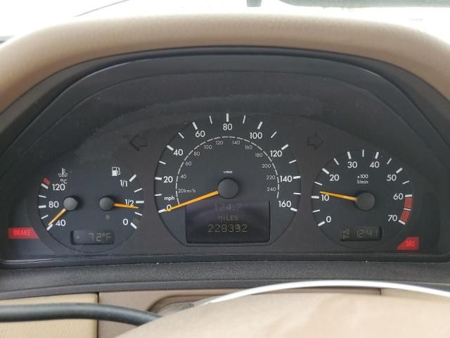 2001 Mercedes-Benz E 320