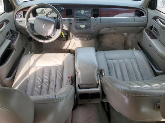 2005 Lincoln Town Car Signature