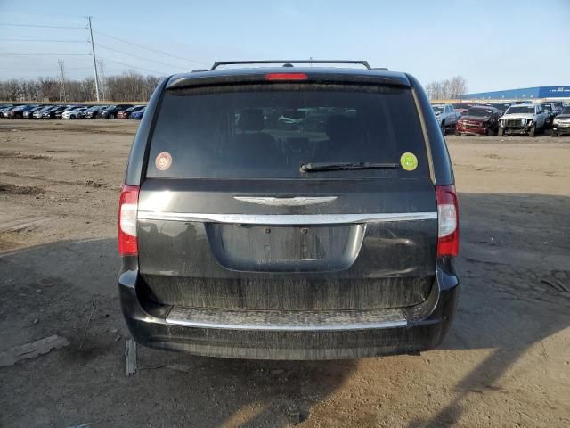 2014 Chrysler Town & Country Touring L