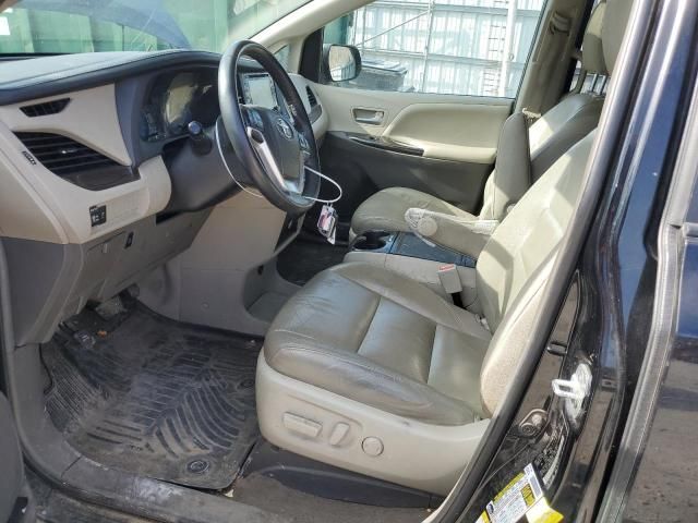 2018 Toyota Sienna XLE