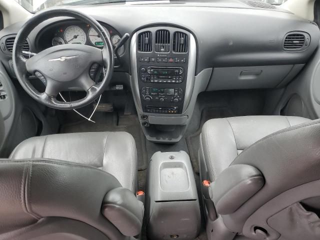 2005 Chrysler Town & Country Touring