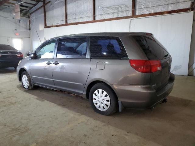 2004 Toyota Sienna CE