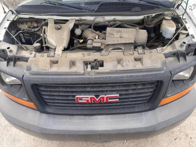 2010 GMC Savana Cutaway G4500