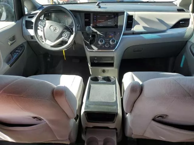 2016 Toyota Sienna LE