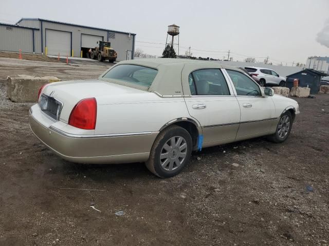 2005 Lincoln Town Car Signature Limited