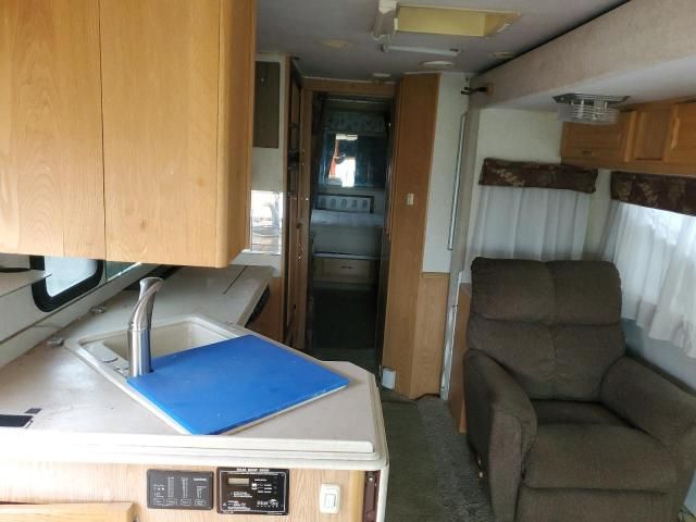 2004 Workhorse Custom Chassis Motorhome Chassis W22