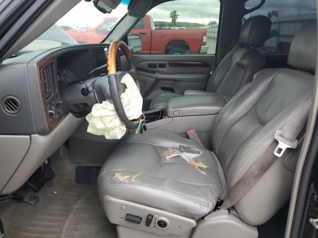 2004 Cadillac Escalade Luxury