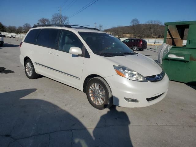 2010 Toyota Sienna XLE