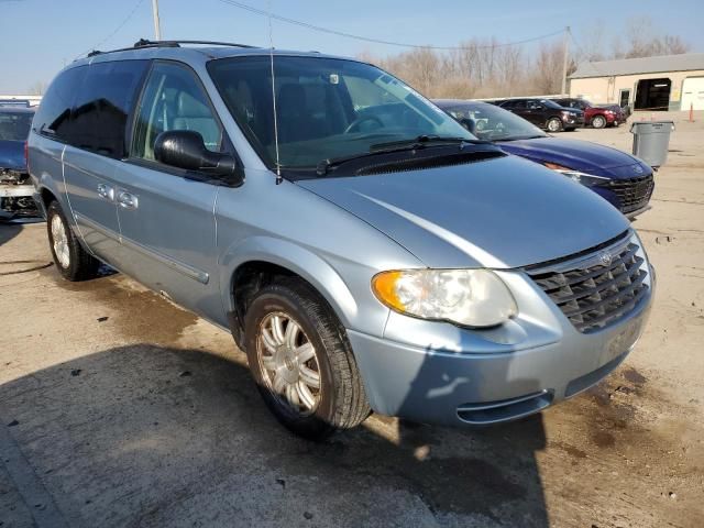 2005 Chrysler Town & Country Touring