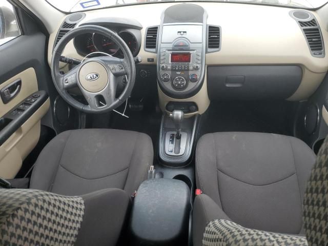 2010 KIA Soul +