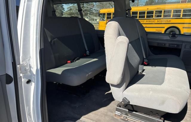 2014 Ford Econoline E350 Super Duty Wagon