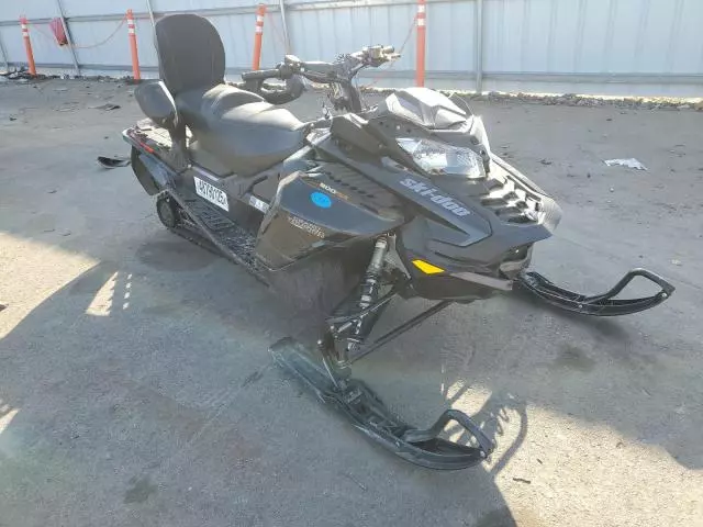 2021 Skidoo 2021 Skidoo Grand Touring